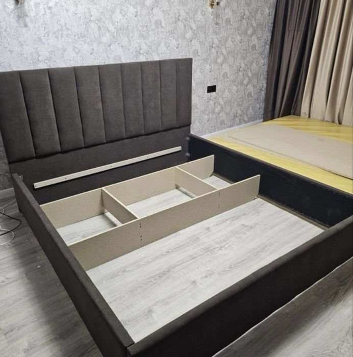 Продам Кровать б/у с матрасом