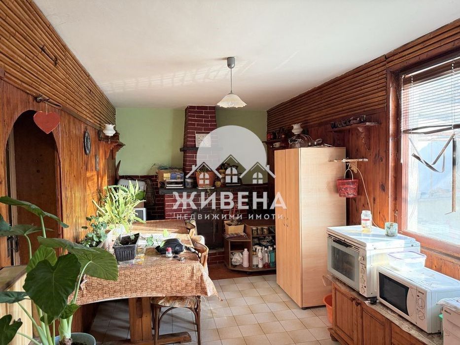 Продавам къща в с.Константиново, площ 193 кв.м