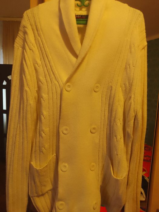 Pulover modern și gros bărbătesc ,cu nasturi ,mărime XXL , Italy