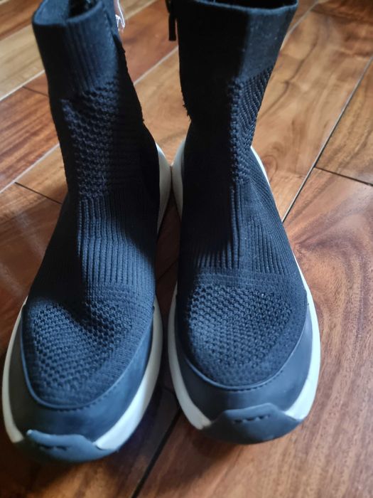 Като НОВИ Zara номер 38 черни