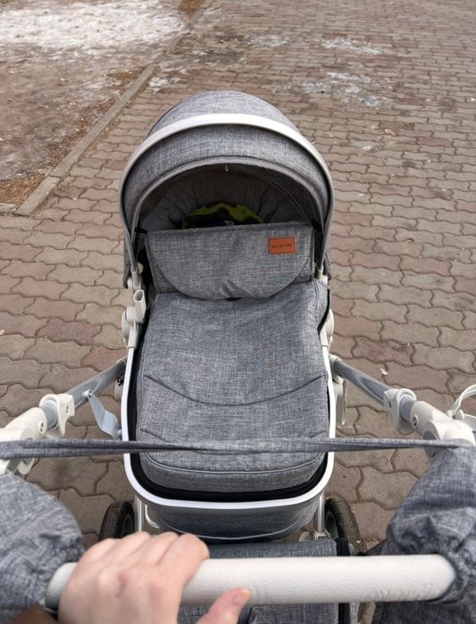 Продам детскую коляску трансформер  3 в 1