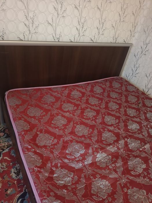 Двухспальная кровать