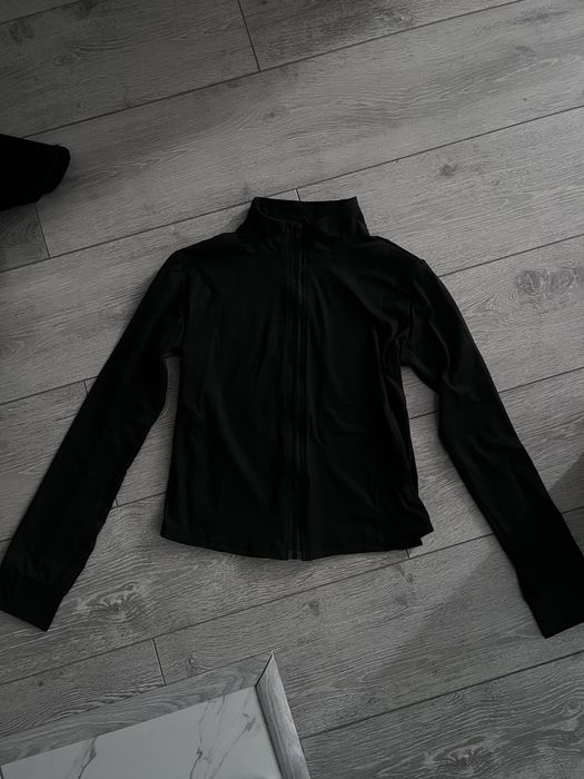 Женский черный рашгард