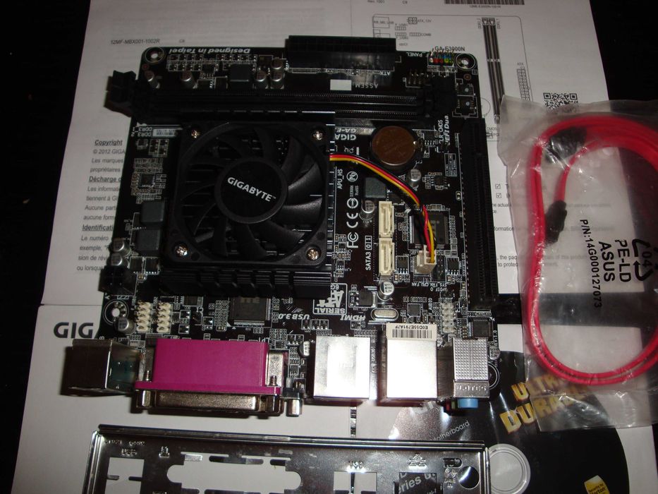 Placa de baza Gigabyte mini iTX GA-E3000N AMD E2 15W TDP noua