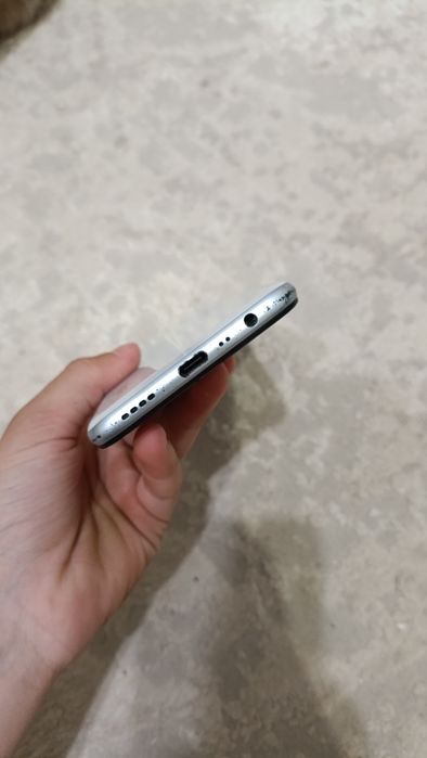 Продам телефон Realme 6