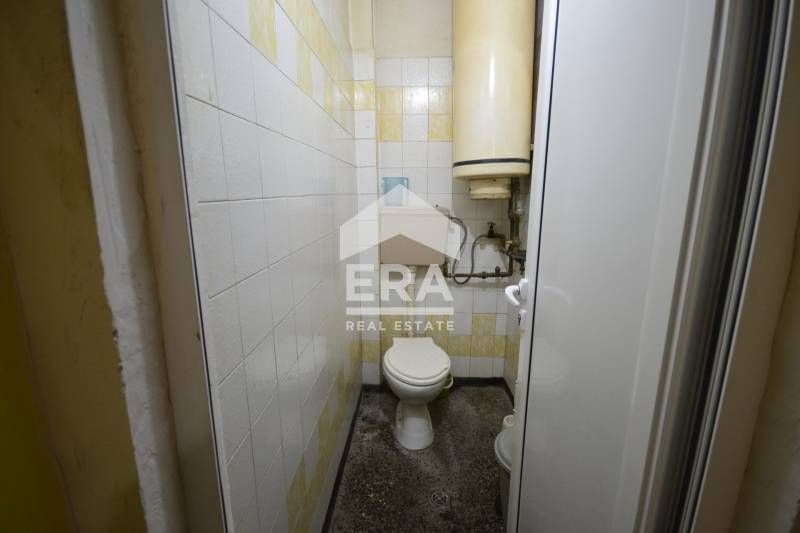 Продава се Четиристаен апартамент в Хасково, Каменни - 120 кв.м за 978 €/кв.м - Снимка #11