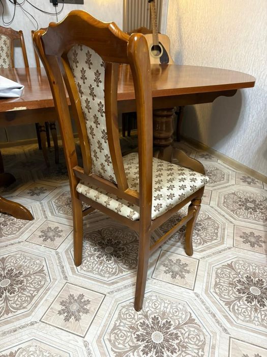 Стол для гостиный