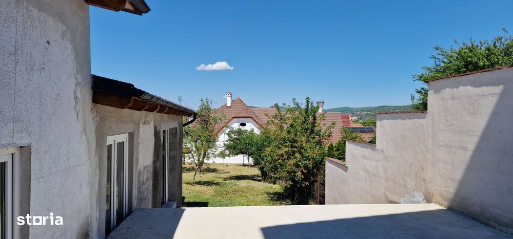 Casa 210 mp, tip duplex, 300 mp curte libera, zona Trei Stejari