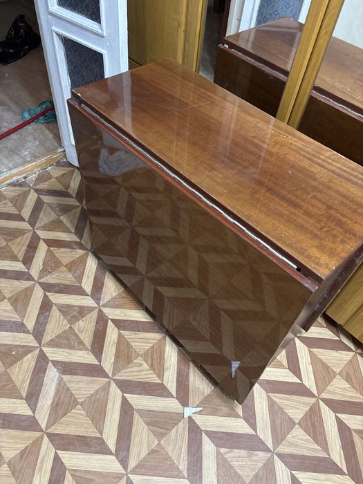 Продам Стол книжка