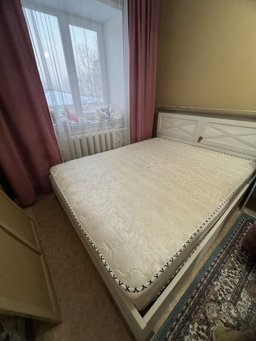 Продам спальный гарнитур