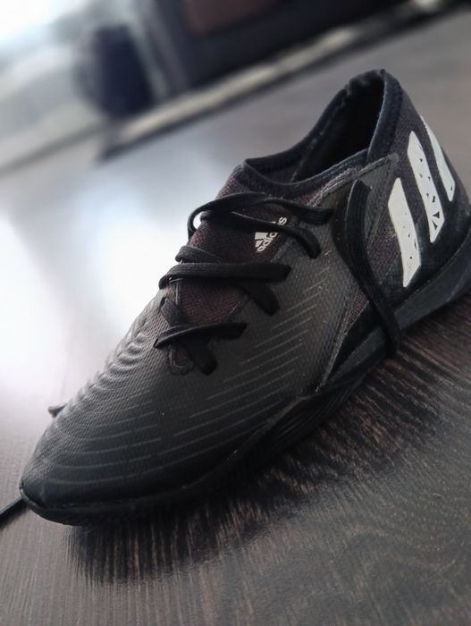 Vând Adidași de fotbal Predator Adidas