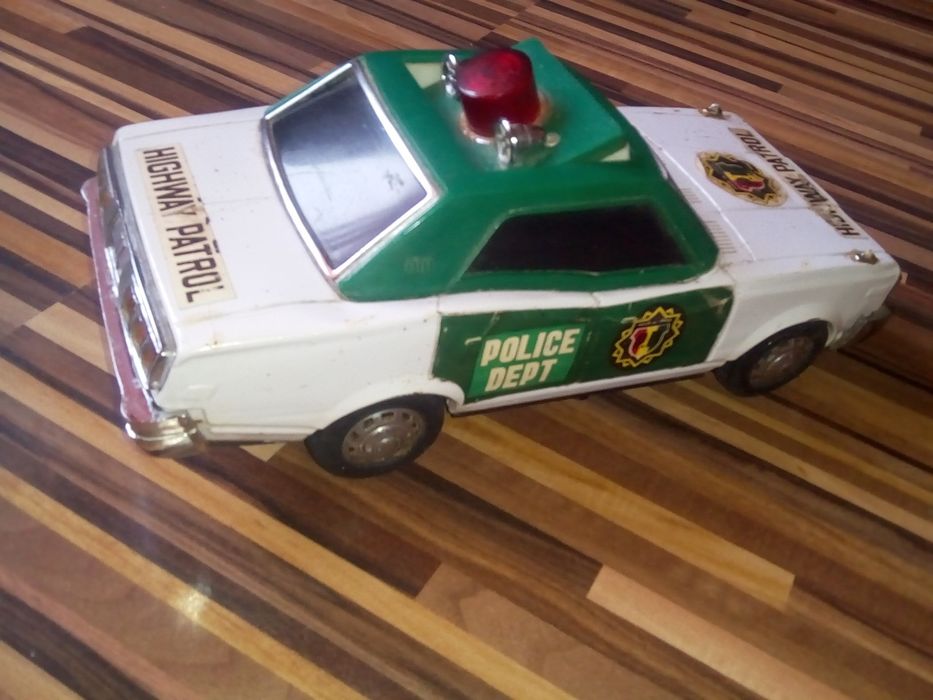 Mașină de poliție rară, anii '80, vintage, defectă