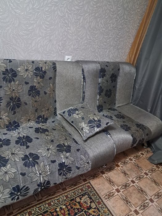Продам диван и два кресла б/у самовывоз