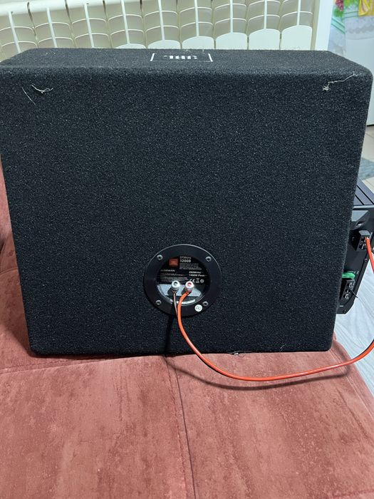 Vand subwoofer si amplificator Alpine
