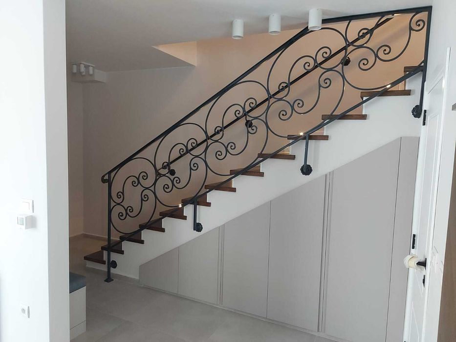 Парапети от метал ,  и алуминии за тераси и стълбища