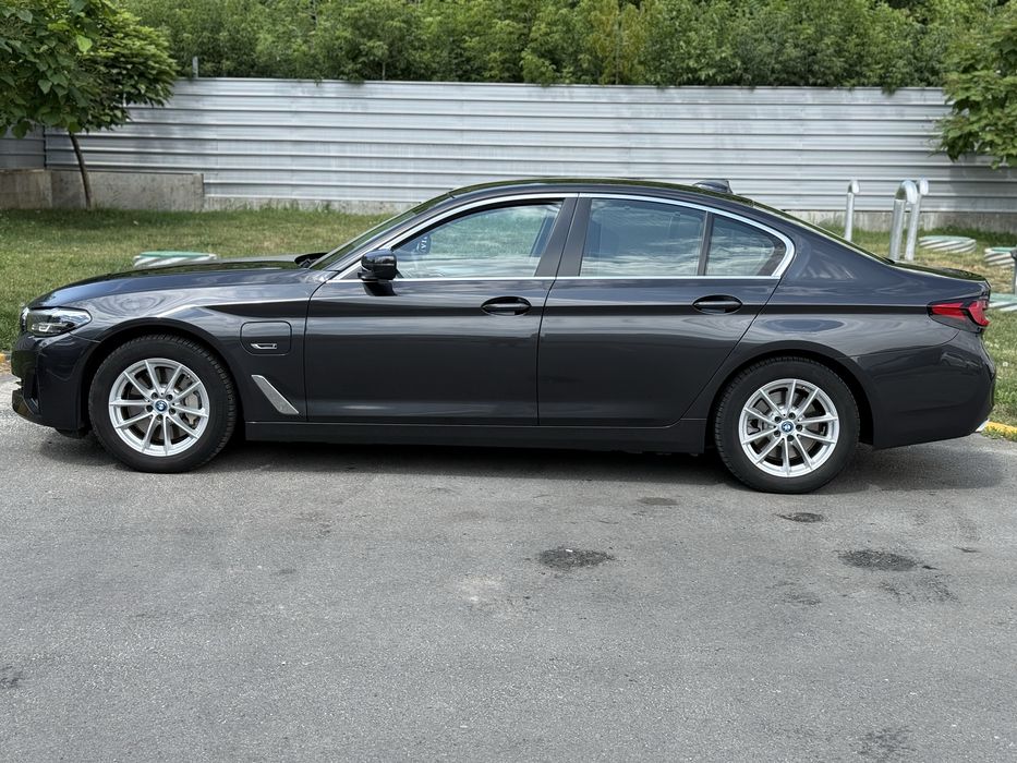 BMW 5 Series 2023 — imagine 3