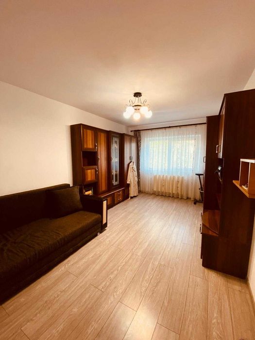 Vand/schimb apartament 2 camere, decomandat, Colonia Bod