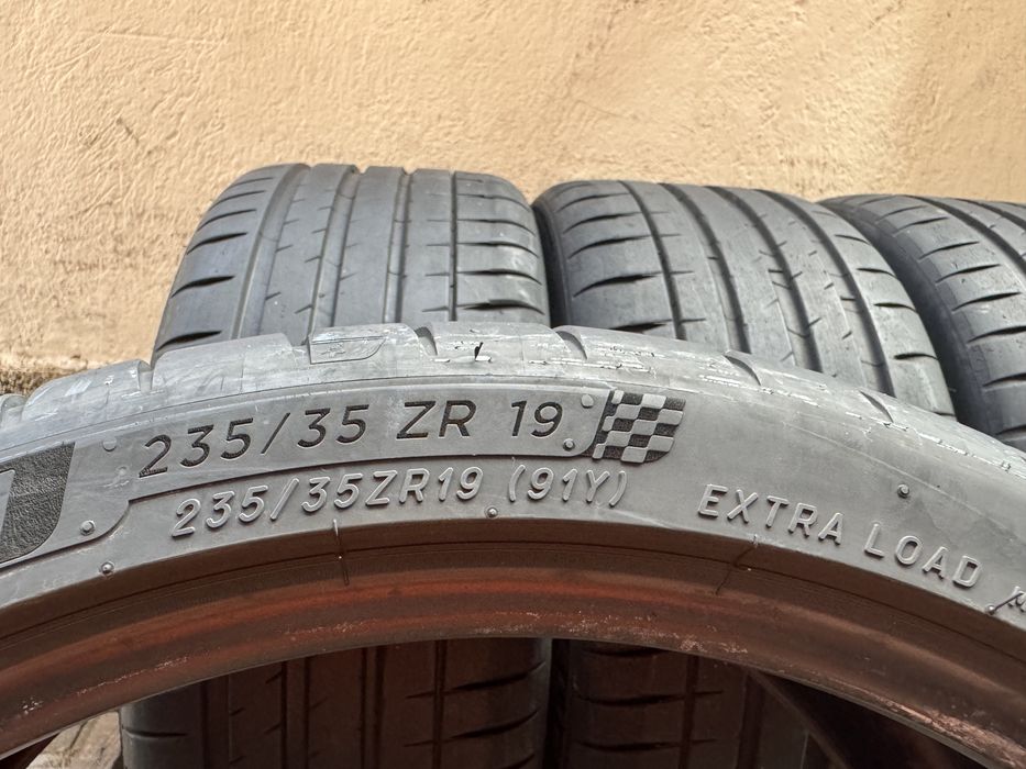 Автомобилни гуми 235 35 19 Mishelin