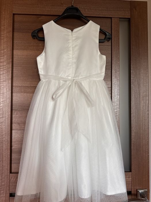 Нарядное платье для девочки 134-140