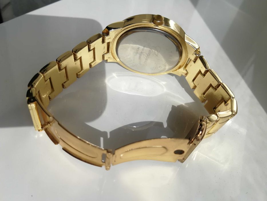 Часы кварцевые наручные