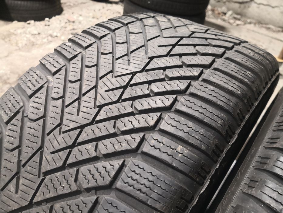 Гуми втора употреба 255 40 21 Pirelli dot 22 4 броя