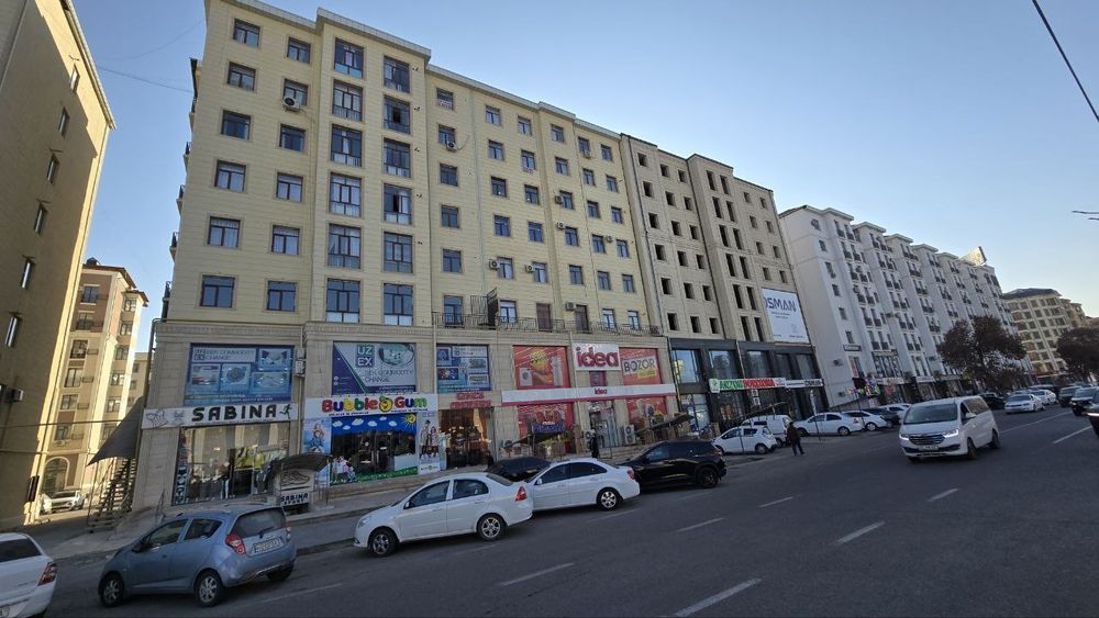 3 xonalik 7 etaj 90kv  kritiy rinok
8 etajlik dom lift bor
 Adres Krit