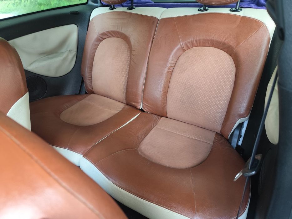 Vând lancia ypsilon