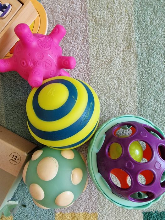 Дървени и образователни монтесори играчки 6 месеца - 2 години