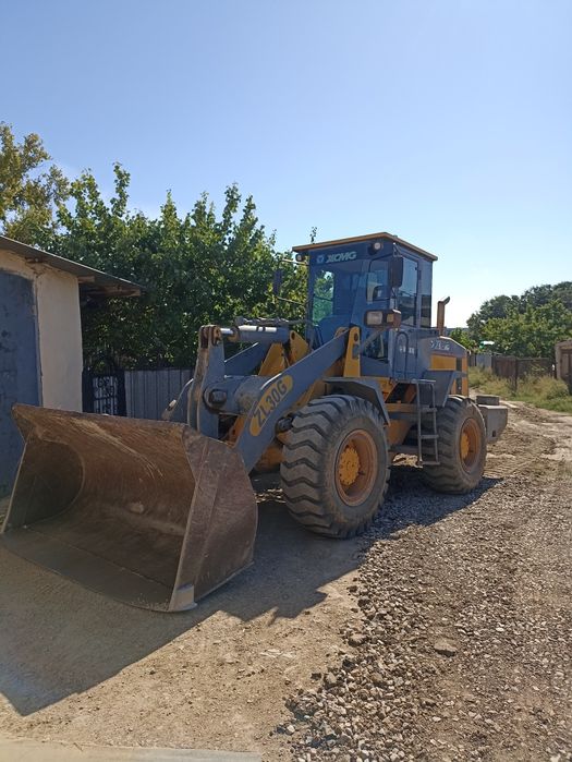 Услуги самосвала и погрузчика
