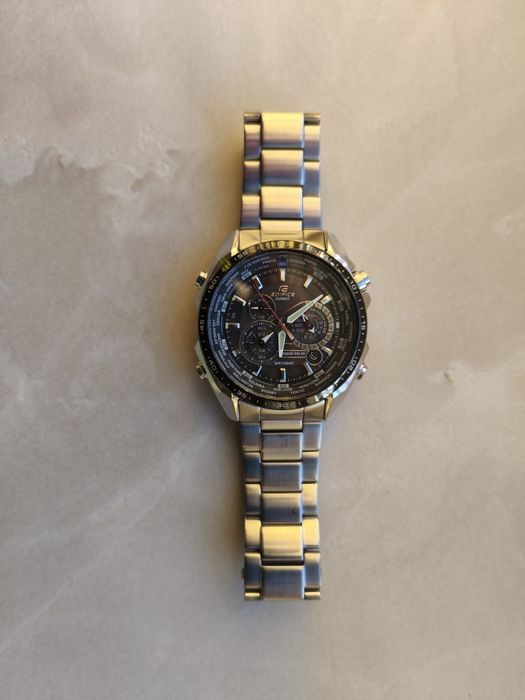Часовник CASIO EQS 500