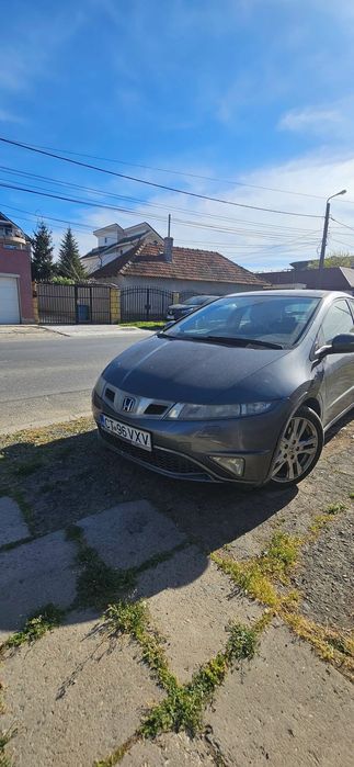 Honda Civic Autovehicul fara accident + 4 jante aluminiu cu anvelope de iarna.