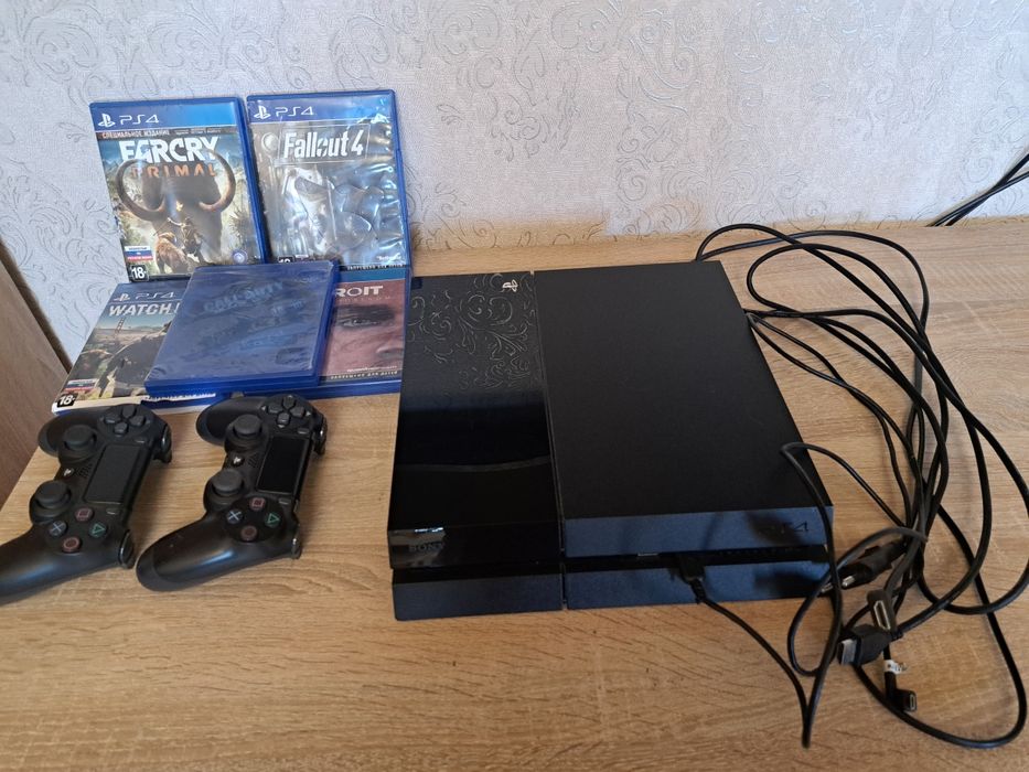 Игровая приставка PS4 500GB