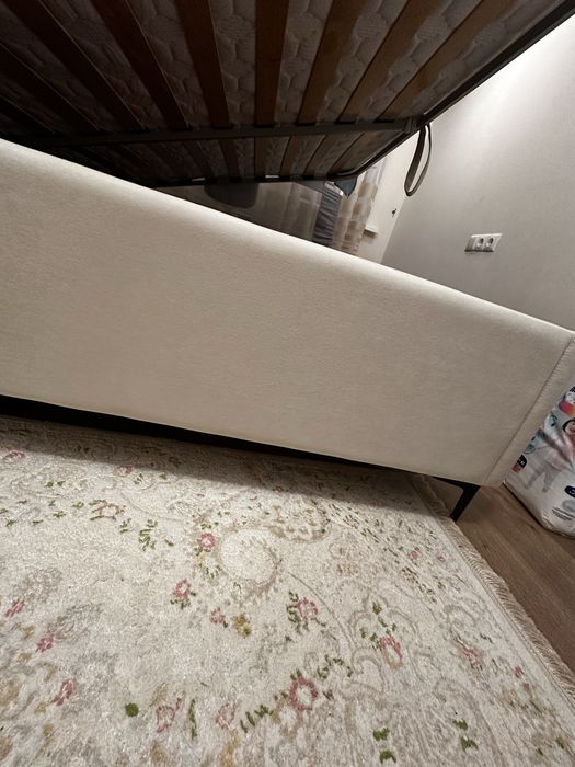 Продам двуспальную кровать