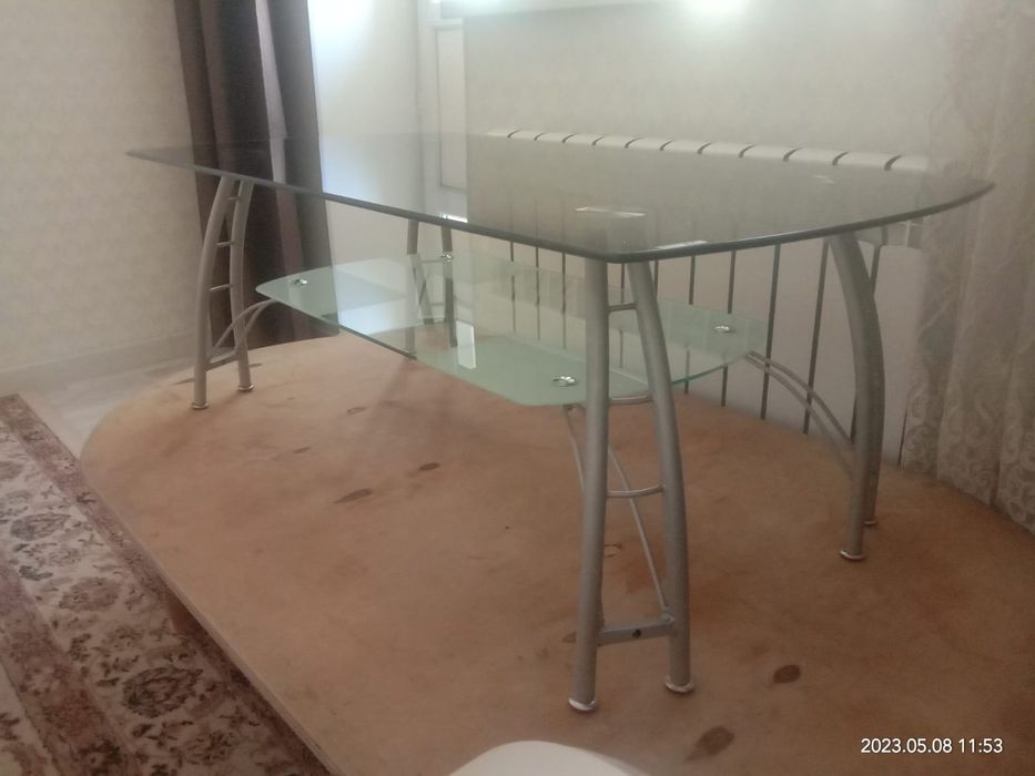 Стеклянная подставка