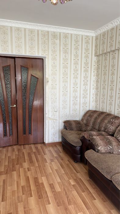 Продаю диван и 2 кресла