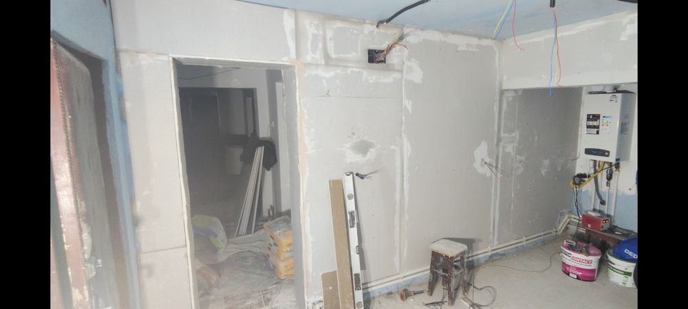 Execut lucrări de finisaje interioare exterioare