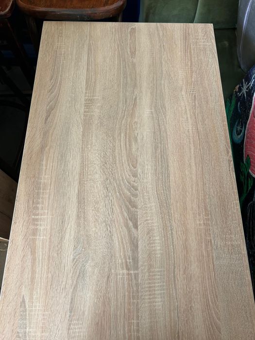 Masă de cafenea / restaurant – blat tip stejar + picior metalic stabil