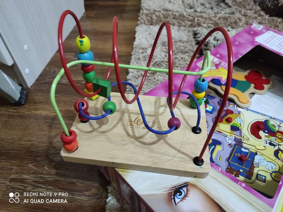 Неваляшка красная,лабиринт