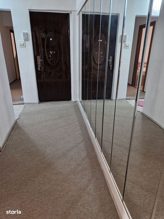 Apartament 3 camere, balcon, etaj 4, Ghimbav