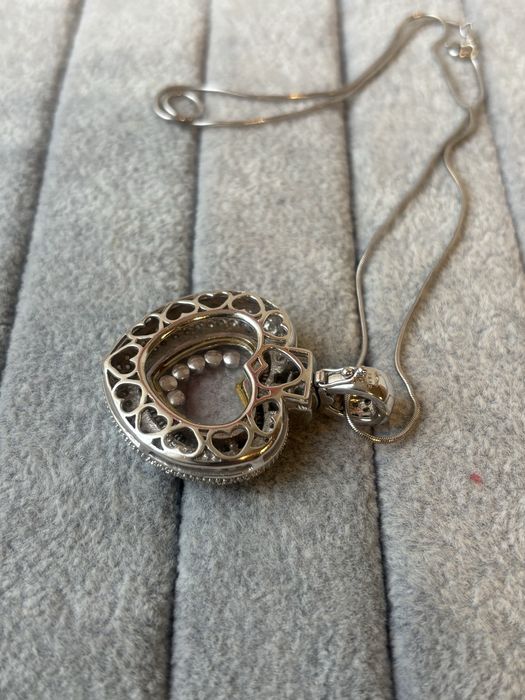 Златни 18 каратови изделия с диамнти  Сертификат