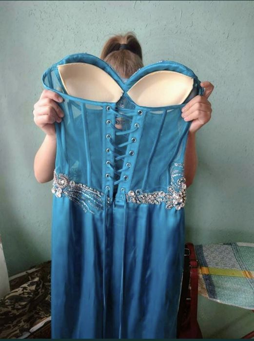 Абитуриентска рокля