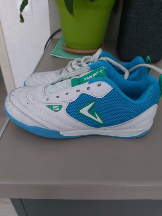 Кроссовки для футбола