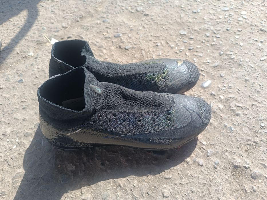 Футбольные бутсы