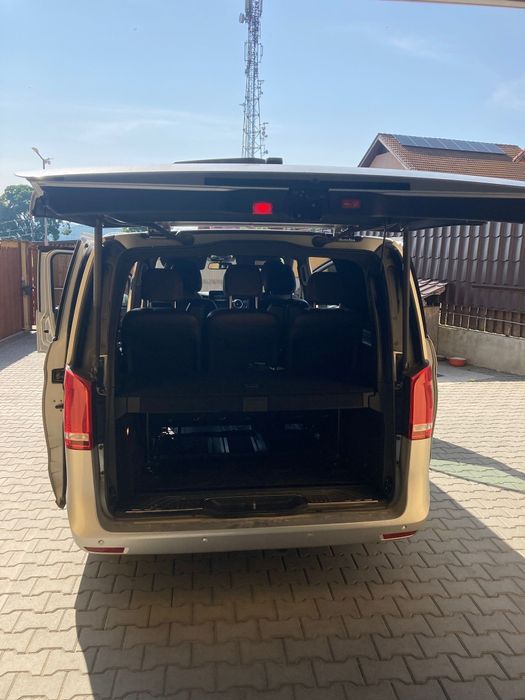 Închiriez Mercedes V class
