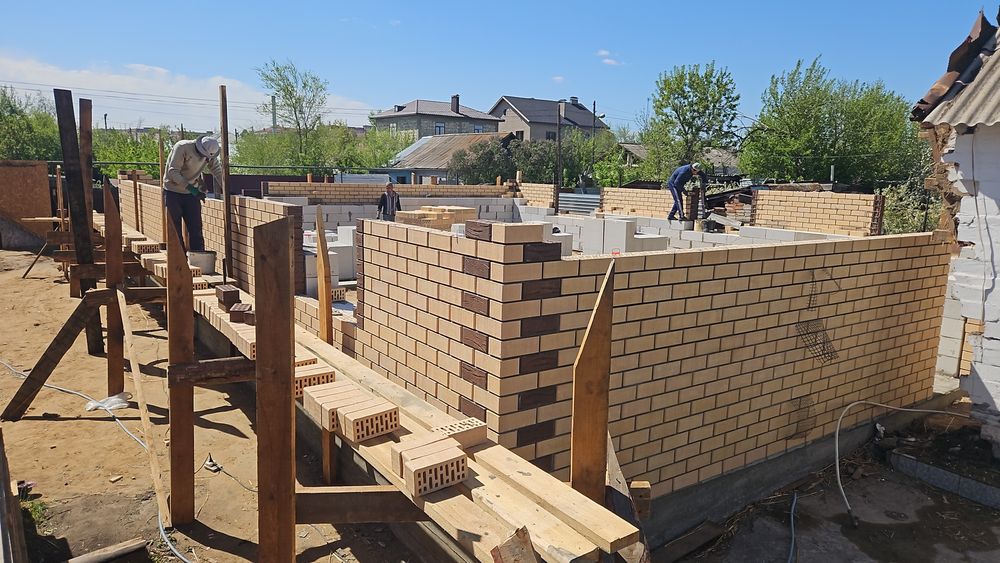 Бригада строителей. Кладка.,стяжка,крыша,гараж