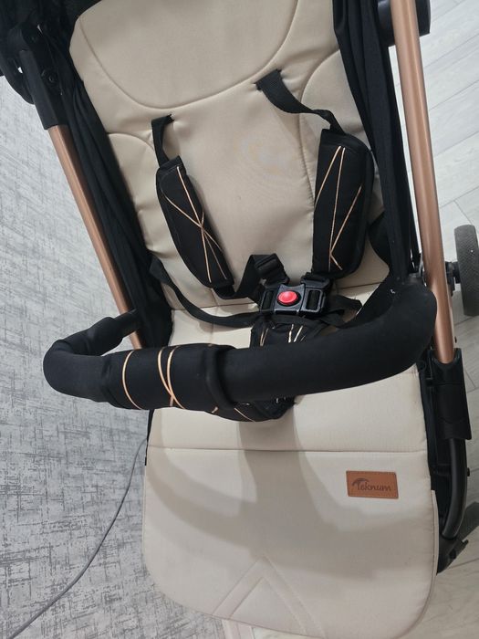 Детская коляска (есть подарок)