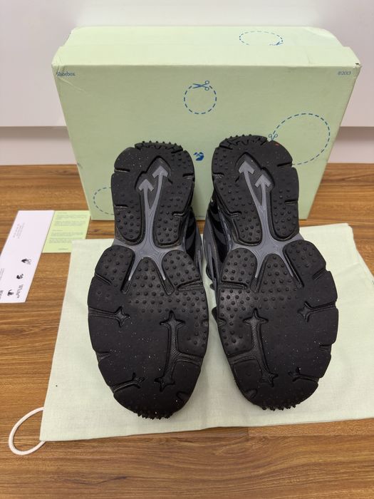 Off White Be Right Back