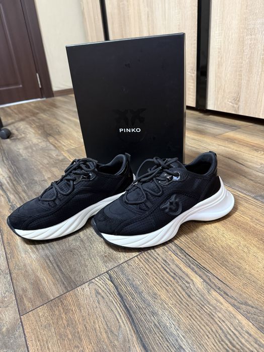 Сникърски PINKO