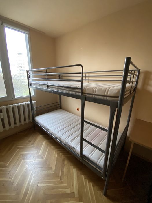 Двуетажно легло SVÄRTA с матраци