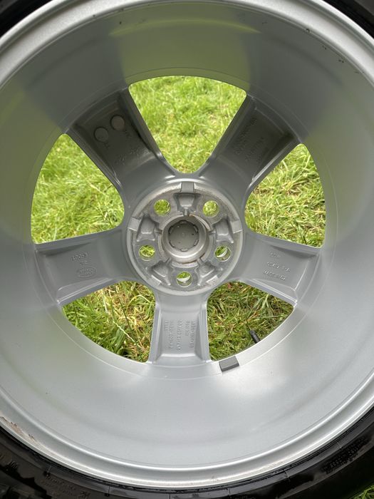 Set 4 Jante noi  Originale Land Rover Defender 20" Style 5098 Silver + Anvelope Noi Pirelli 255/60 R20